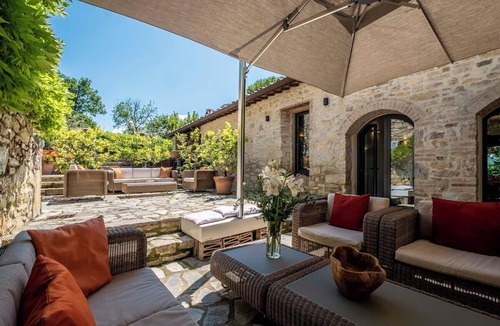 Gaiole in Chianti Villa | Luxury Tuscany Hillside Villa With Heated Pool Close to Chianti Towns and Siena