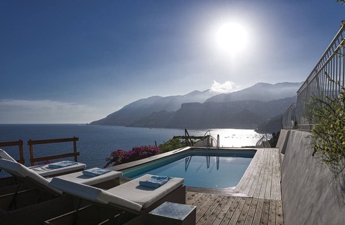 Maiori Villa | Luxury Villa Vittoria- Villa with garden, swimming pool and jacuzzi overlooking the sea