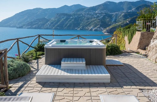 Maiori Villa | Luxury Villa Vittoria- Villa With Garden Swimming Pool and Jacuzzi Overlooking the sea