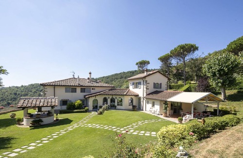 Rignano sull'Arno Villa | Luxury Villa with large pool close to Florence