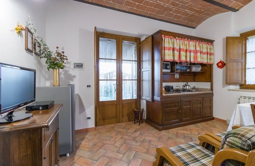 Casamaggiore Apartment | Madone E, apartment in agriturismo. Pool, WiFi, tennis