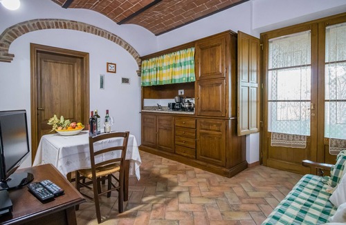 Casamaggiore Apartment | Madone T, apartment in agriturismo. Pool, WiFi, tennis