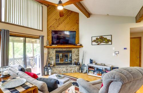 Valley Creek Run House | Maggie Valley Mountain Escape w/Fireplace & Deck!