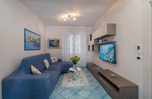 Maiori House | Maiori Apartment by Marcel