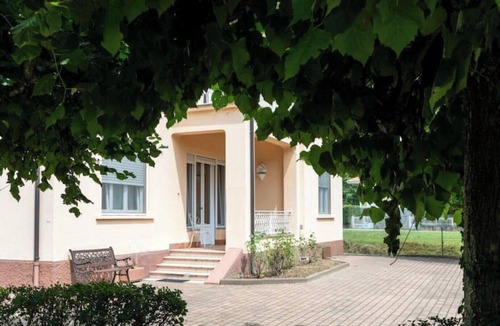 Aglie Apartment | Maison Cècile Apartment in villa. Host Marianne
