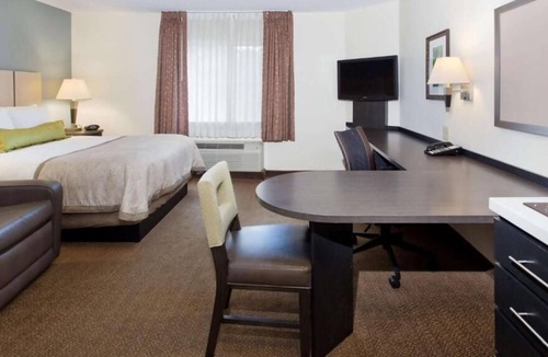 Somerset House | Making The Best Memories Along The Way! 2 Spacious units to enjoy with Kitchen!