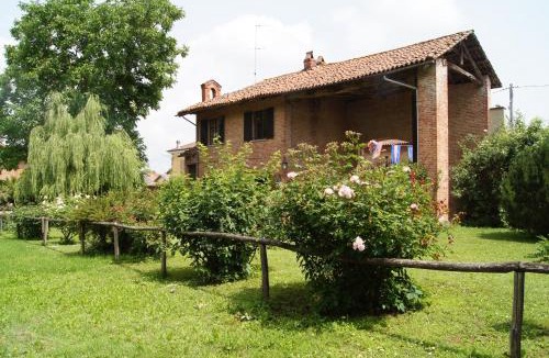 Rocchetta Tanaro House | Marchesi Incisa Winery Lodge