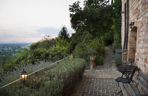 Spello Apartment | Mark Anthony - Hilltop Medieval Escape with Panoramic View