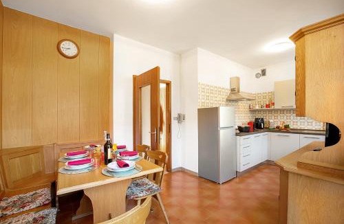 Bolognano-Vignole Apartment | MassHome - Happy Rentals