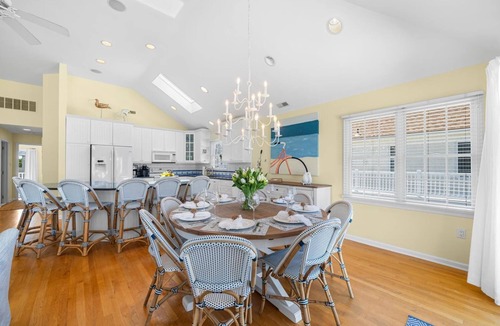 Avalon House | Master Suite with private deck full bath with jacuzzi tub, Large wrap around deck to dinner with the family. Beach path is on 48th Street to one of most desirable beach locations on the island.