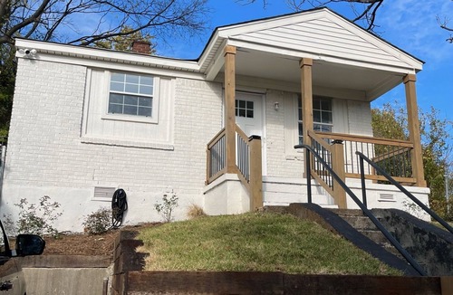 Pinch District House | Medical Professionals Welcome! Near St. Jude & Medical District~Pet Friendly