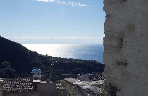 Belmonte Calabro House | Medieval village of Calabria and Ecotourism, tradition and culture, sea and nature .