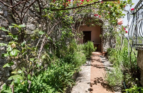 Borghetto di Vara Apartment | Medieval Getaway! Apuan Alps Authentic Apt x4