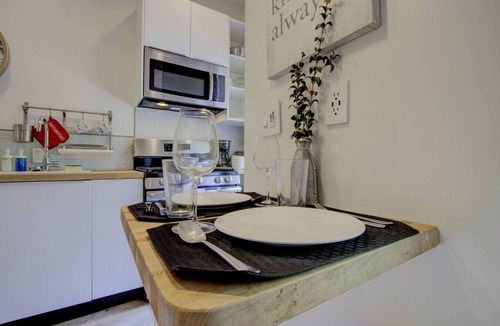 Central Midtown Apartment | Midtown Gem | Steps to Music, Art & Local Vibe