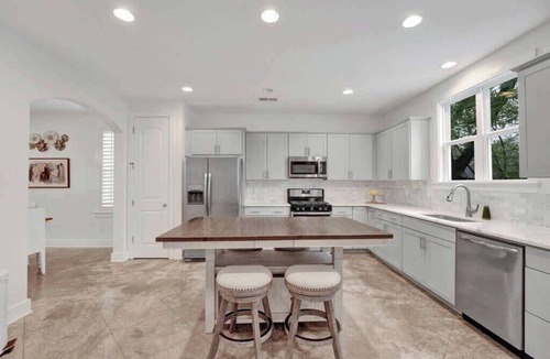 Cooper-Young Historic District House | Midtown Memphis | Walk to Liberty Stadium