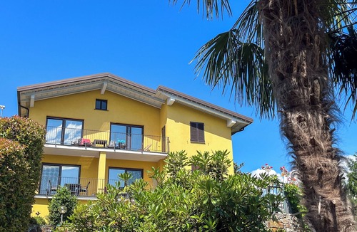 Olgiasca Apartment | Mimosa II Panoramic Balcony Holiday Apartment with Pool