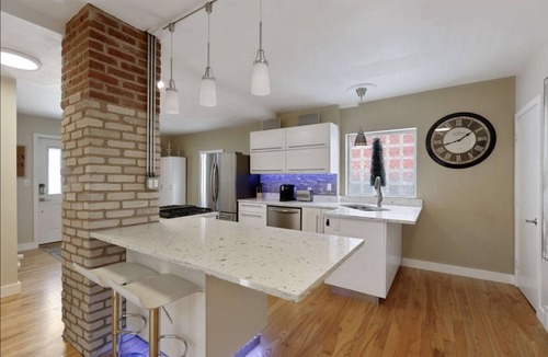 Southwest Minneapolis House | Minneapolis Tangletown Lux Property Airbnb “super host” certified