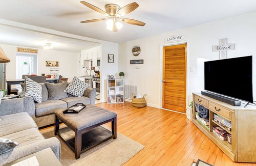 Casey Cottage | Mins to Local Attractions: Pet Friendly w/Yard!