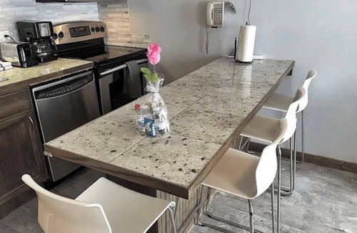 Edray Condo | ML130 Charming 1-bedroom condo in SnowShoe. Just steps from the slopes.