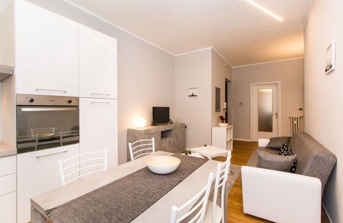 Parella Apartment | MM Pozzo Strada Brand new apt x3 with terrace!