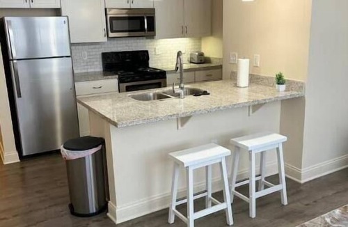 Market East District Apartment | Modern 1 Bedroom Downtown Apartment