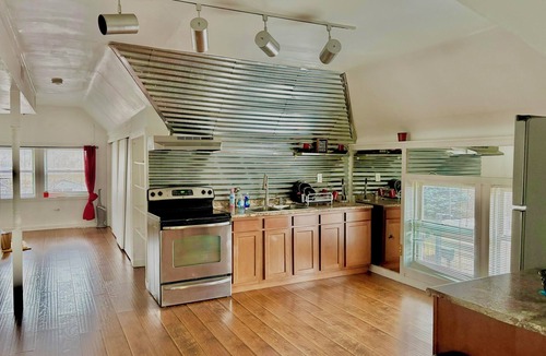 Roselawn Finance Apartment | Modern 2-Bed Apartment with Kitchen & Living Room