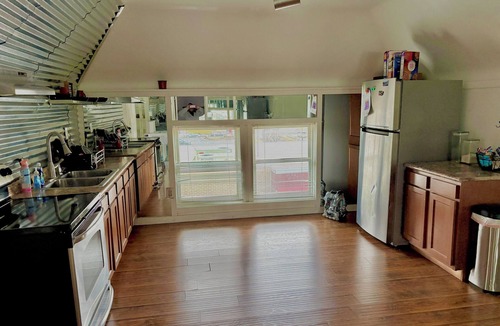Roselawn Finance Apartment | Modern 2-Bed Apartment with Kitchen & Living Room