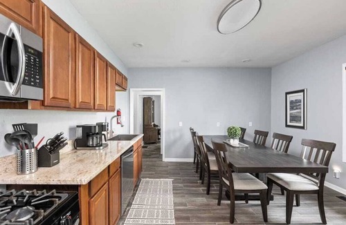 Kennedy King House | Modern 3BR | Amazing Location | Highly Walkable!
