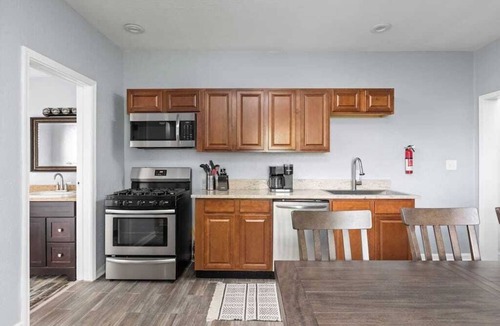 Kennedy King House | Modern 3BR | Amazing Location | Highly Walkable!