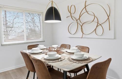 Mount Lebanon House | Modern 3BR Townhome in Mt. Lebanon | Garage + Easy City Access