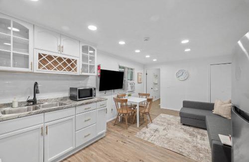 Bakerstown Apartment | Modern and Quiet One Bedroom Apartment in Gibsonia, Pittsburgh, Unit 2