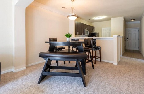 Crabtree Apartment | MODERN and SPACIOUS apt in the heart of Raleigh!!