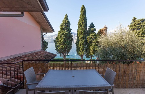 Malcesine Apartment | Modern Apartment "Gennaker" On Lakeside with Terrace and View