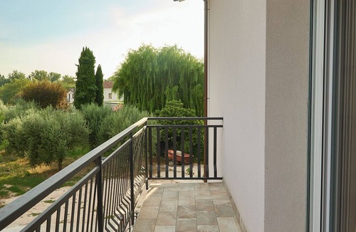 Bastia Umbra Apartment | Modern apartment with terrace, quiet area between Assisi and Bastia Umbra