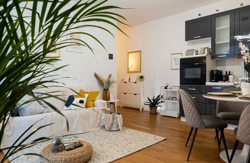 Mantua Apartment | Modern apartment with private park - Maison Blanche