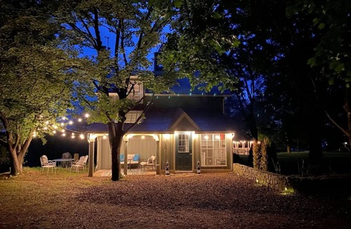 Flemington Cabin | Modern carriage house, newly renovated w beautiful views