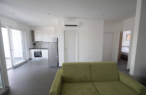 Zona XXX Castel Fusano Apartment | Modern Family 2 BR Apartment in Residential Area