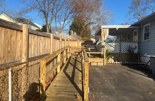 Halethorpe House | Modern Halethorpe Home. Sleeps 8. 4 Beds. Near BWI, UMBC & Baltimore