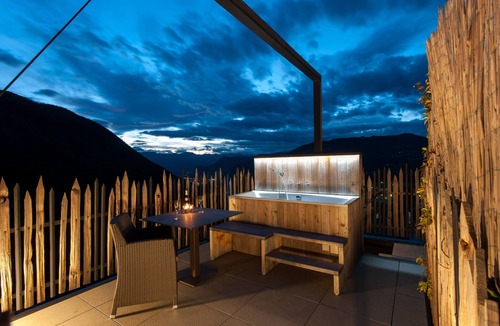 Collepietra Apartment | Modern Holiday Apartment "Sonnleiten Sterngucker 7" with Wi-Fi