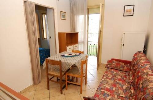 Rosapineta Apartment | Modern holiday home apartment in Rosolina with coastal view