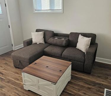 Kennedy King House | Modern Indianapolis Retreat 3BR 2BA Minutes to Hospitals & Downtown