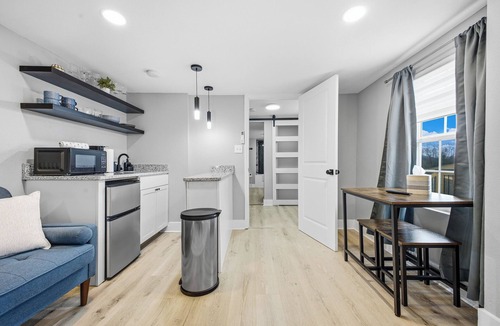 Clyde House | Modern Mountain Retreat! Views and Stargazing!