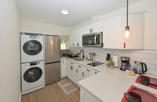 Princeton House | Modern Princeton Apt With Pool, Near Shopping, Restaurants, and Activities.