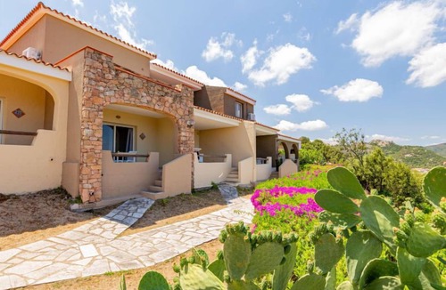 Tiriddo Apartment | Mono 2 sea view - Lu Nibareddu by Interhome