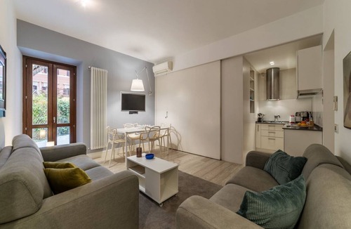 Rione III Colonna Apartment | Monolocale con giardino esclusivo - FromHometoRome