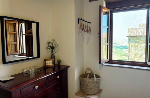 Bollano Apartment | Montalcino Villa - Breathtaking Views of the Val d'Orcia