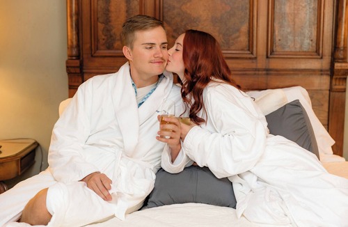 Versailles Bed & Breakfast | Montgomery Inn BnB