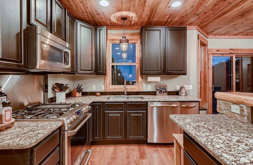 Fairplay House | Moose Sightings, Hot Tub, Pool Table, Views, Hot Springs, 16mi to Breckenridge