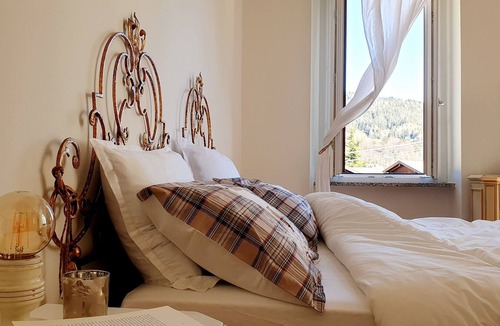Borno Apartment | Moren house. Elegant and bright apartment with fireplace and splendid view