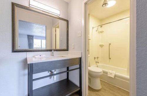 Weeki Wachee Hotel | Motel 6-Spring Hill, FL - Weeki Wachee